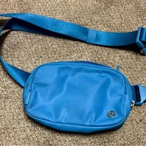 lululemon athletica Belt Bag in Vibrant Blue